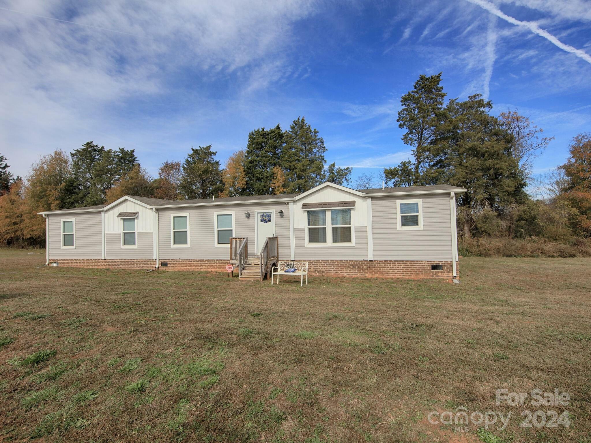 Property Photo:  250 Buckshot Trail  NC 28146 