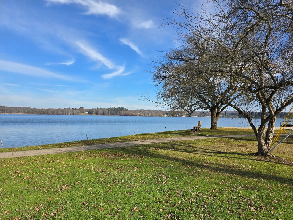 Property Photo:  607 Lakeside Dr Drive  PA 16412 