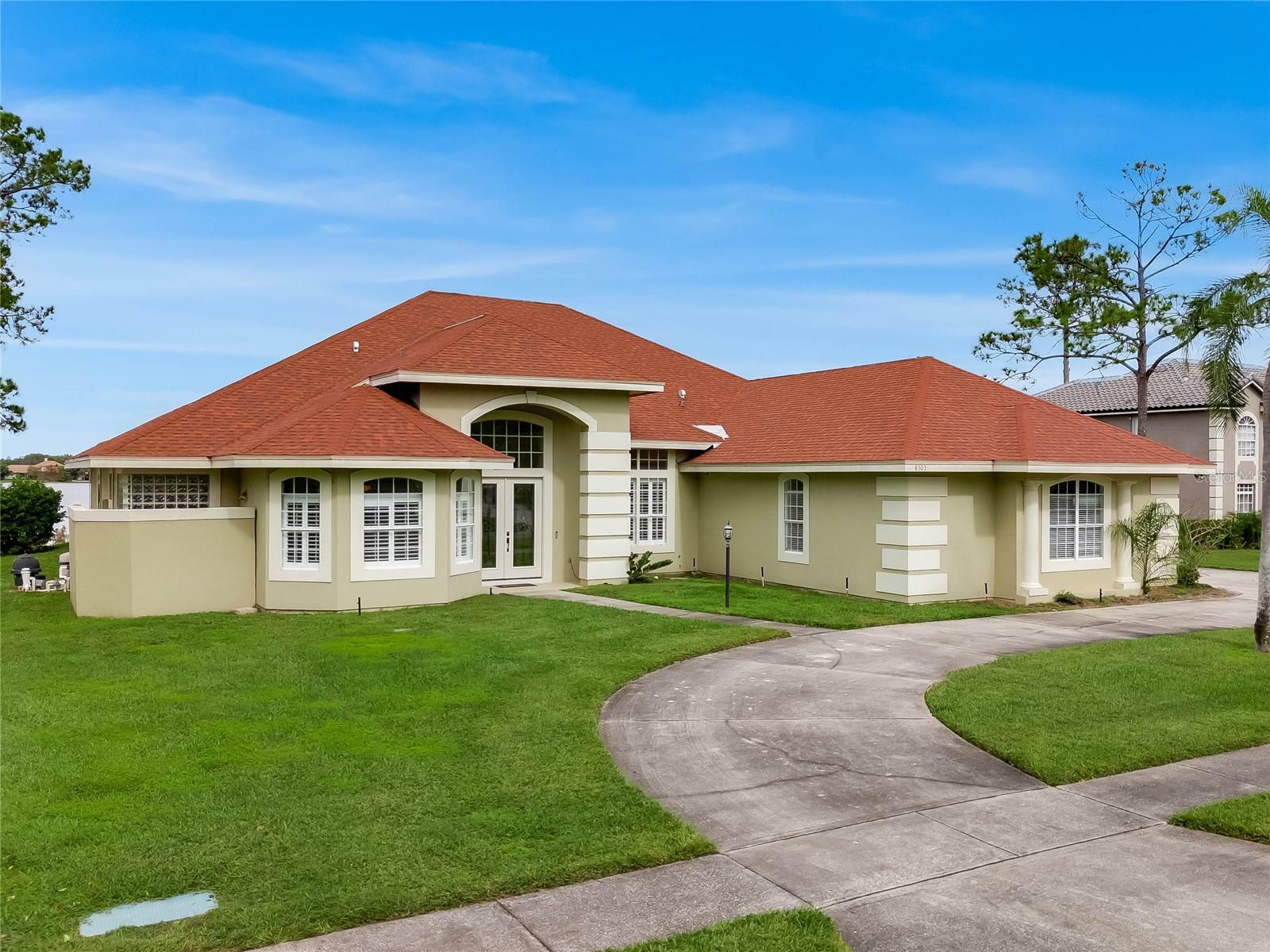 Property Photo:  8503 Sand Lake Shores Drive  FL 32836 