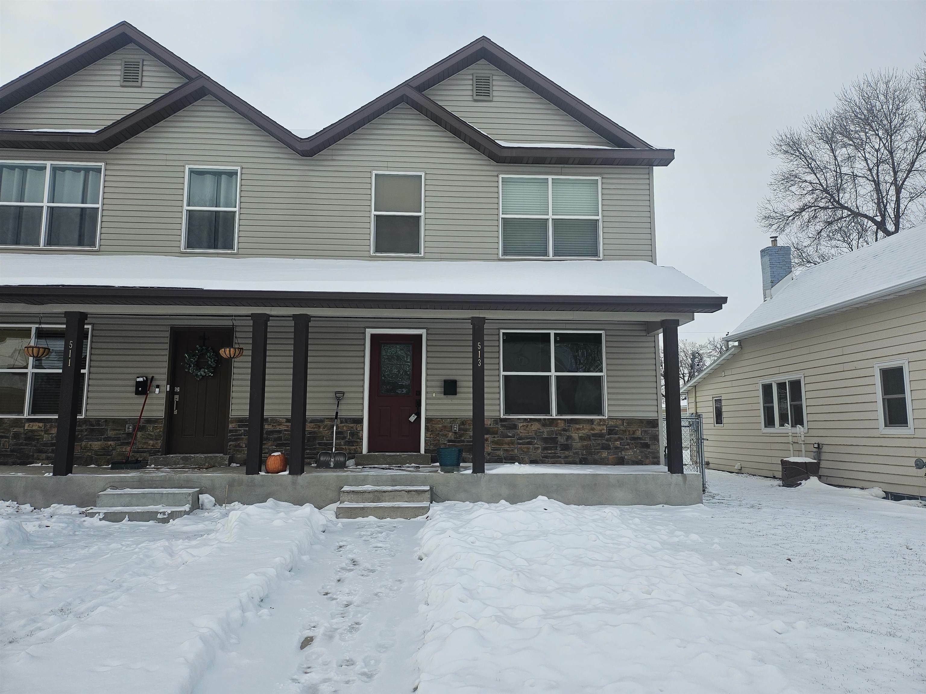 Property Photo:  513 3rd St NW  ND 58703 