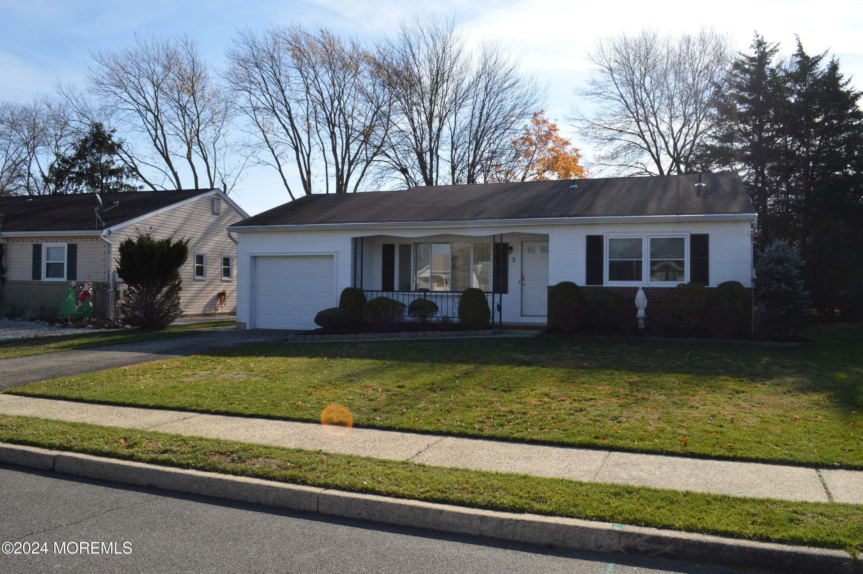 Property Photo:  5 Norfolk Drive  NJ 08757 