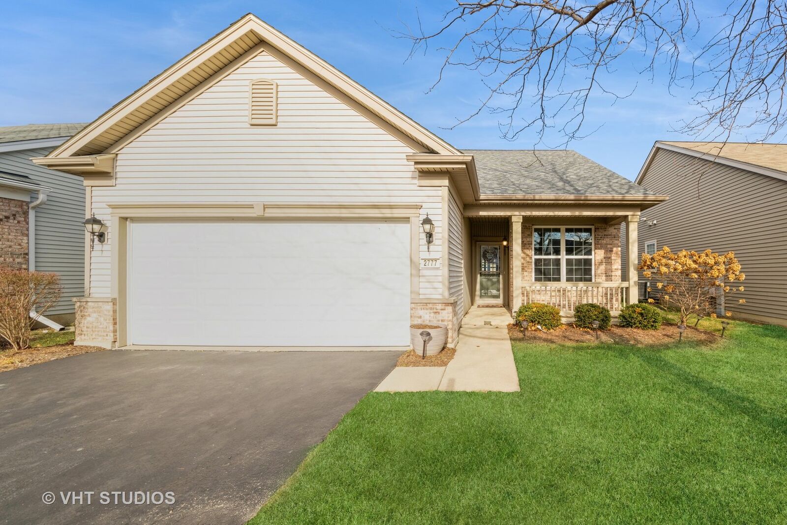 Property Photo: 2777 Cascade Falls Circle IL 60124