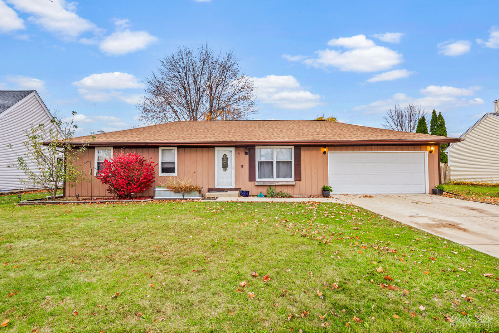 Property Photo: 1961 Sapphire Lane IL 60506