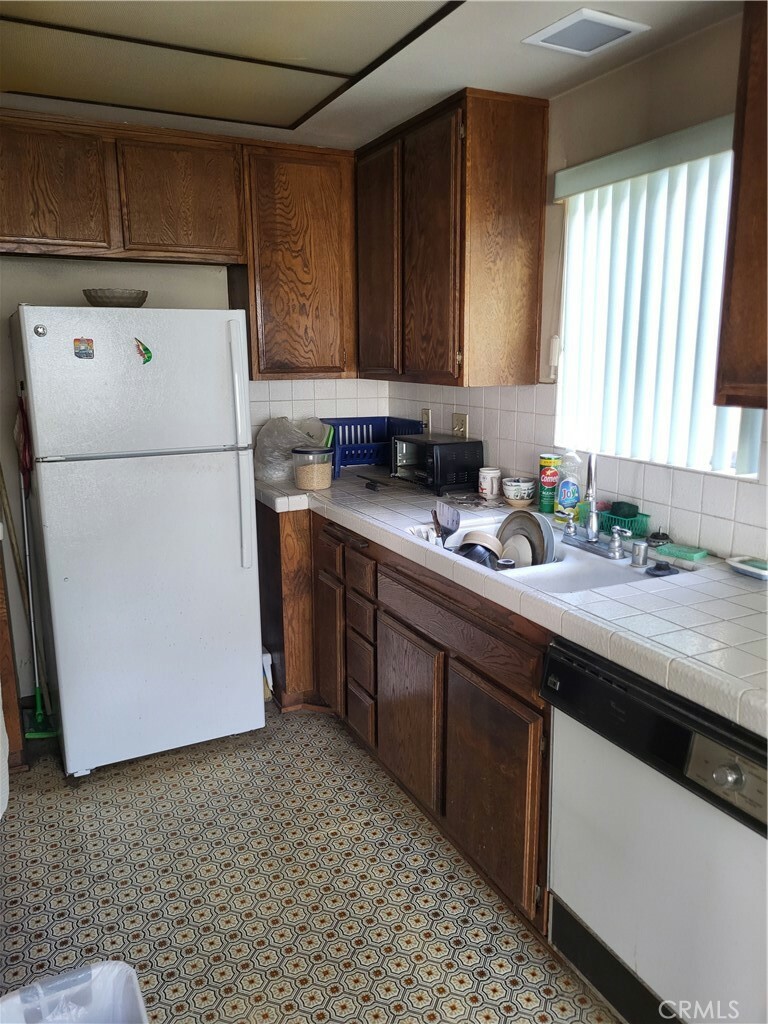 Property Photo:  15205 S Budlong Avenue 24  CA 90247 