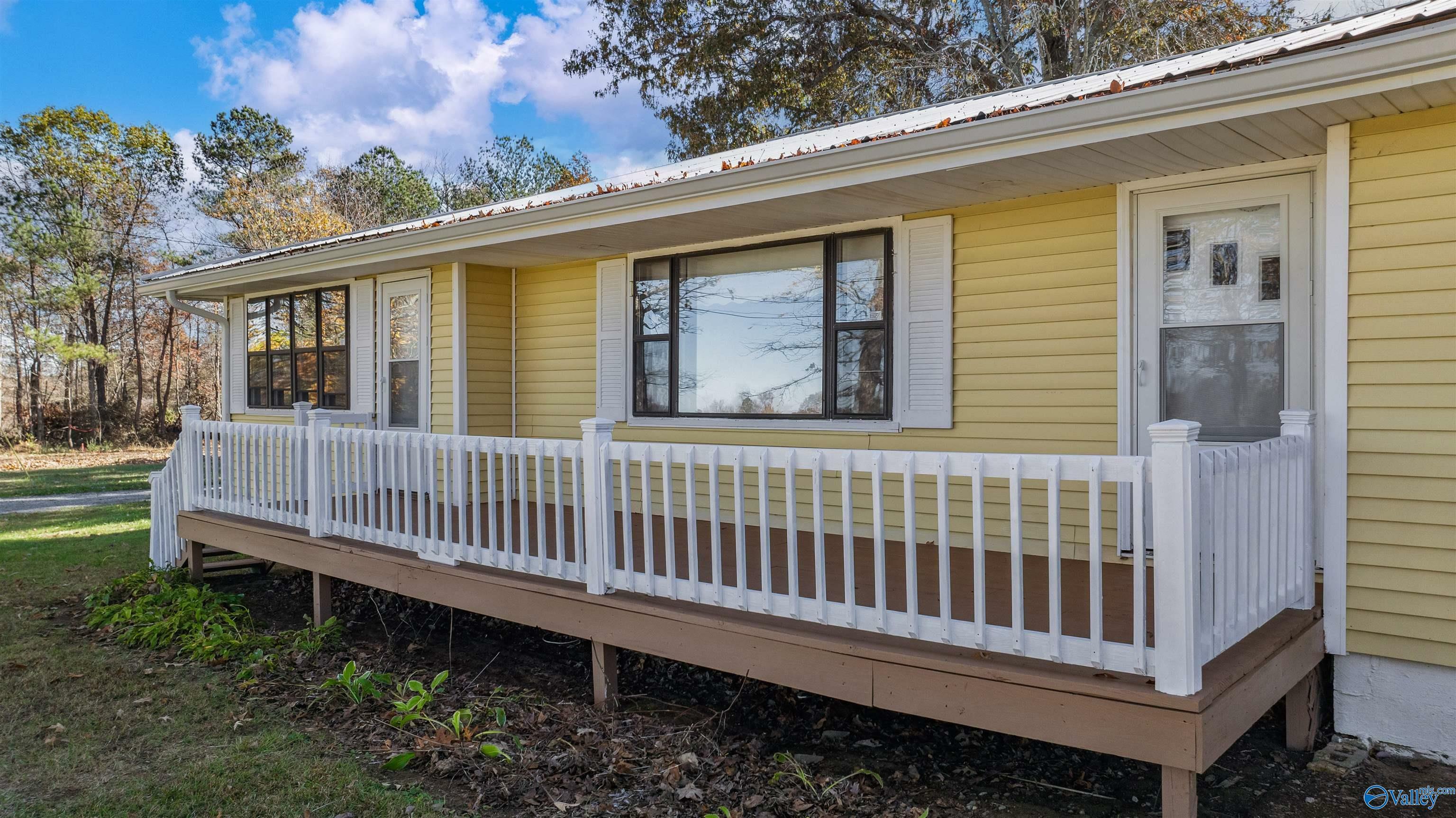 Property Photo:  228 Bellview Road  AL 35978 