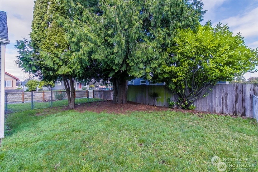 Property Photo:  410 S 72nd St  WA 98408 