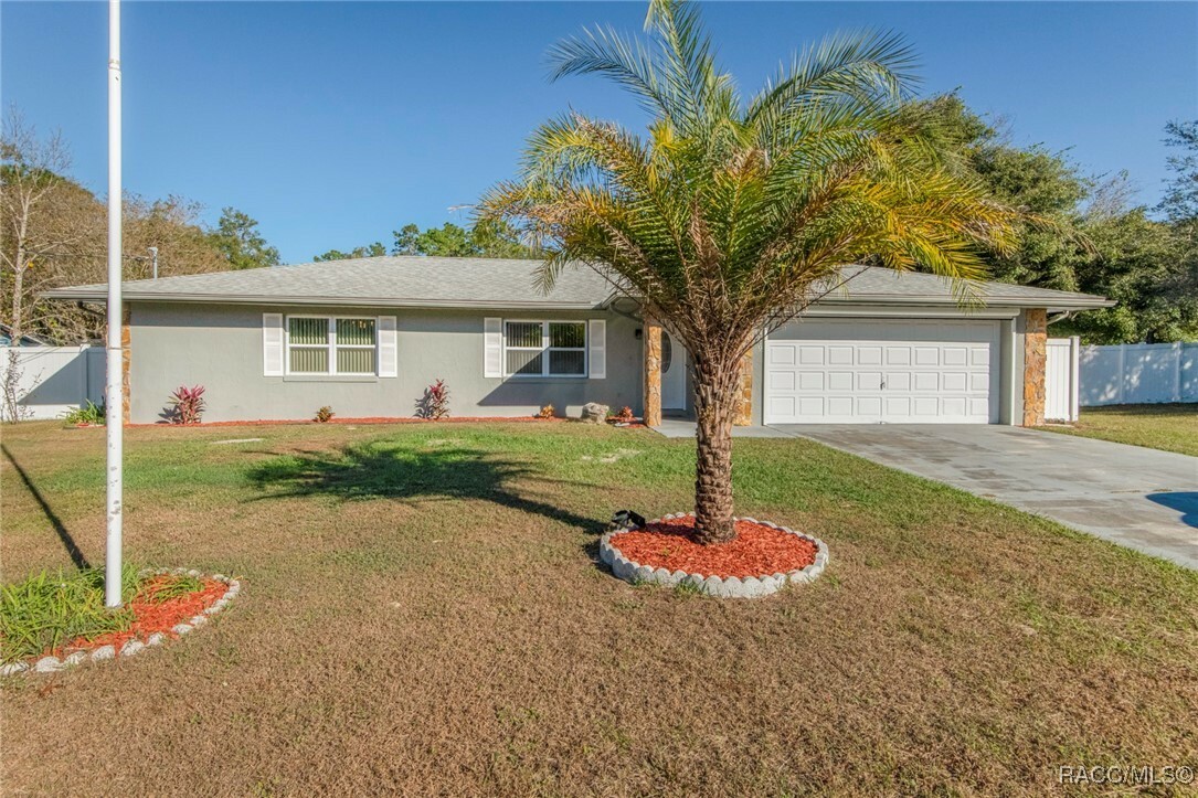 Property Photo:  5579 E Arthur Street  FL 34452 