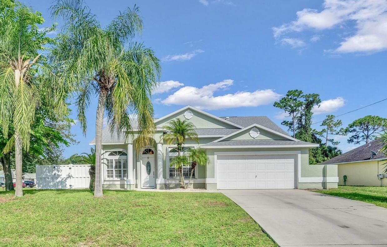 Property Photo:  1900 SW Logwood Road  FL 34953 