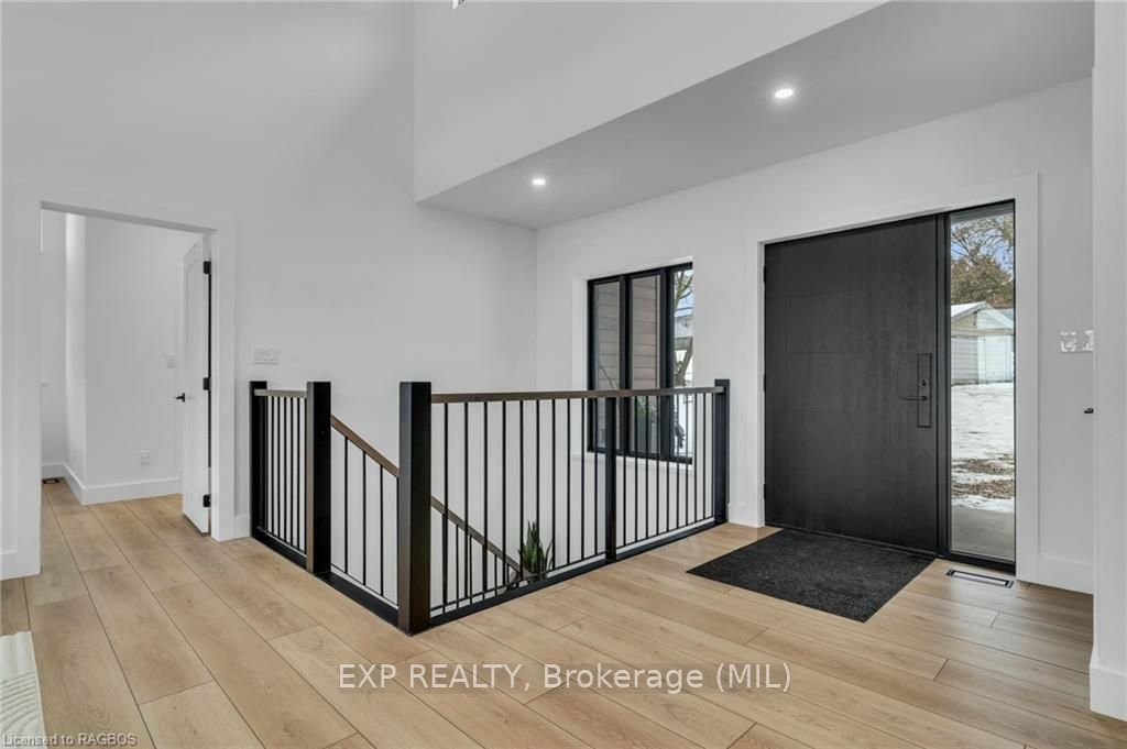 Property Photo:  505 Durham St W  ON N0G 2V0 