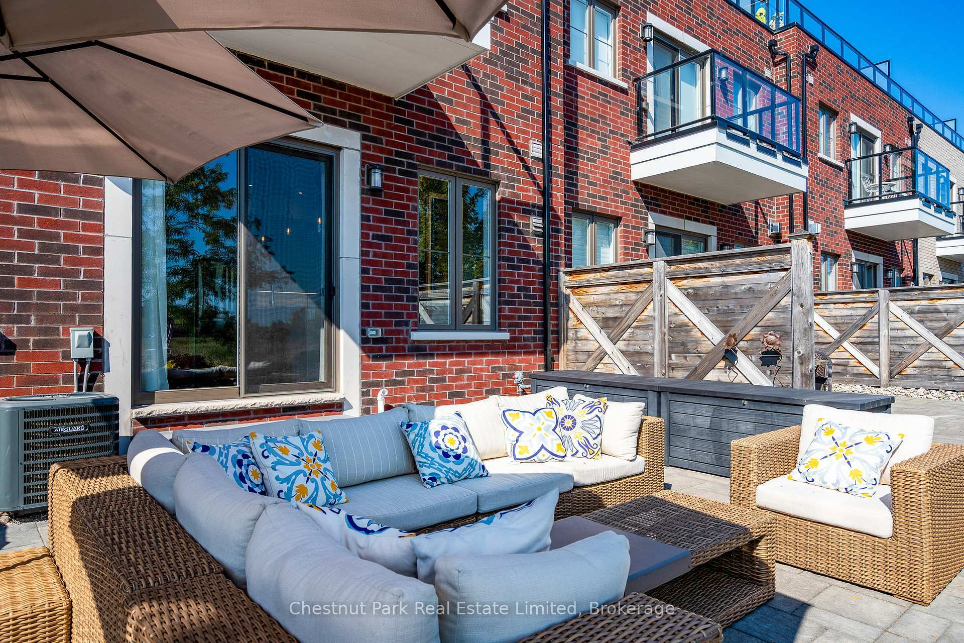 Property Photo: 31 Emerson Mews ON L9Y 2X4