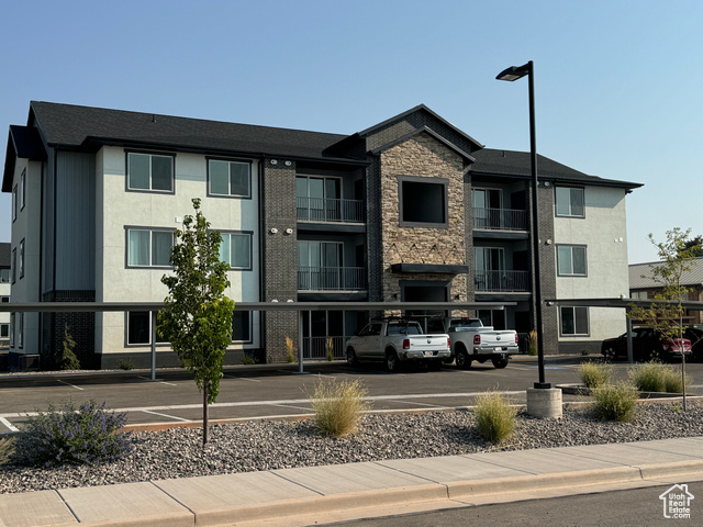 Property Photo: 553 S 100 W 202 UT 84701