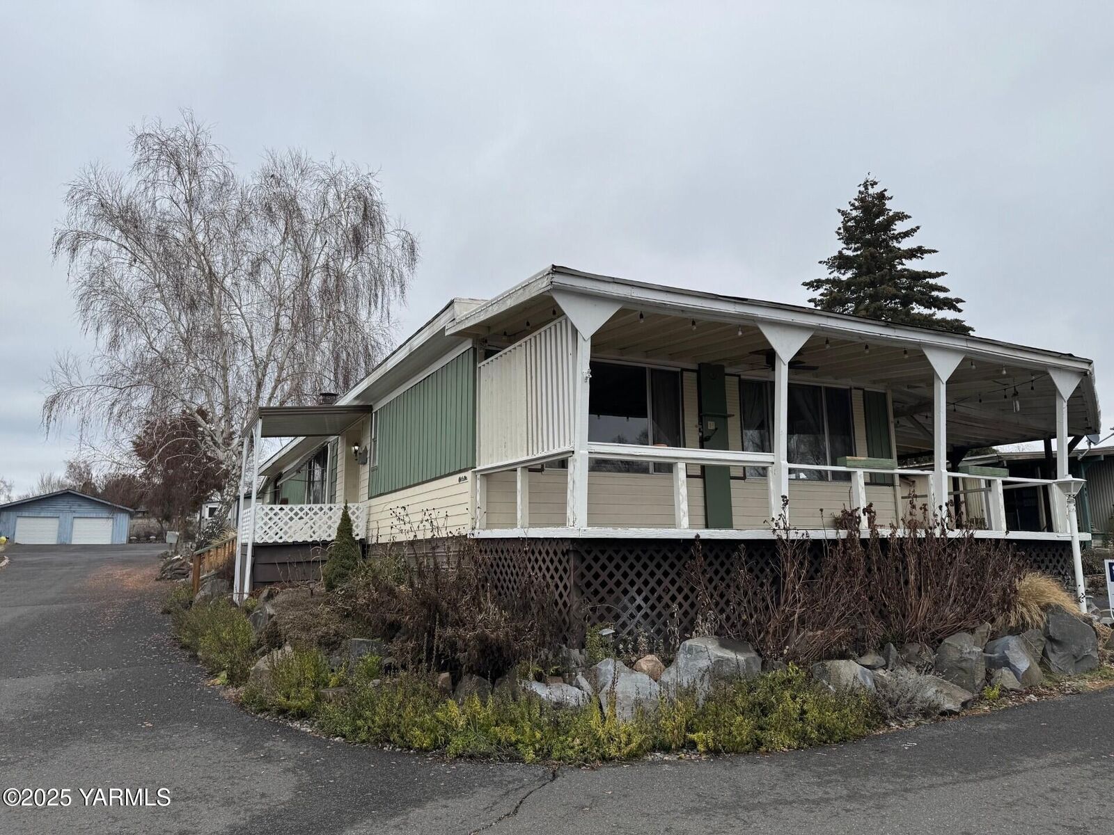 Property Photo: 1130 N Wenas Rd 22 WA 98942