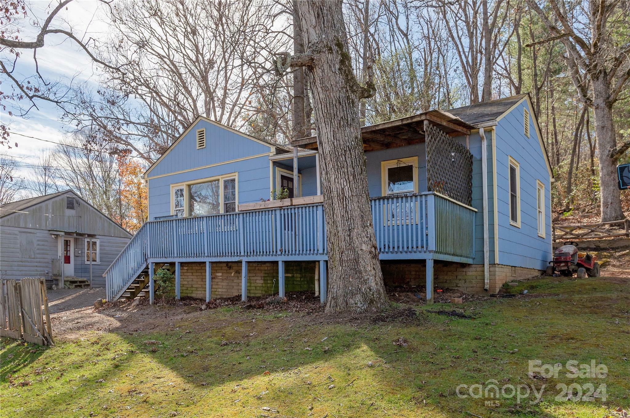 Property Photo:  109 N Fork Road  NC 28711 