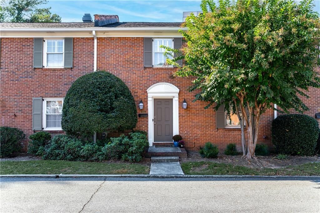 Property Photo: 1661 Executive Park Lane NE GA 30329