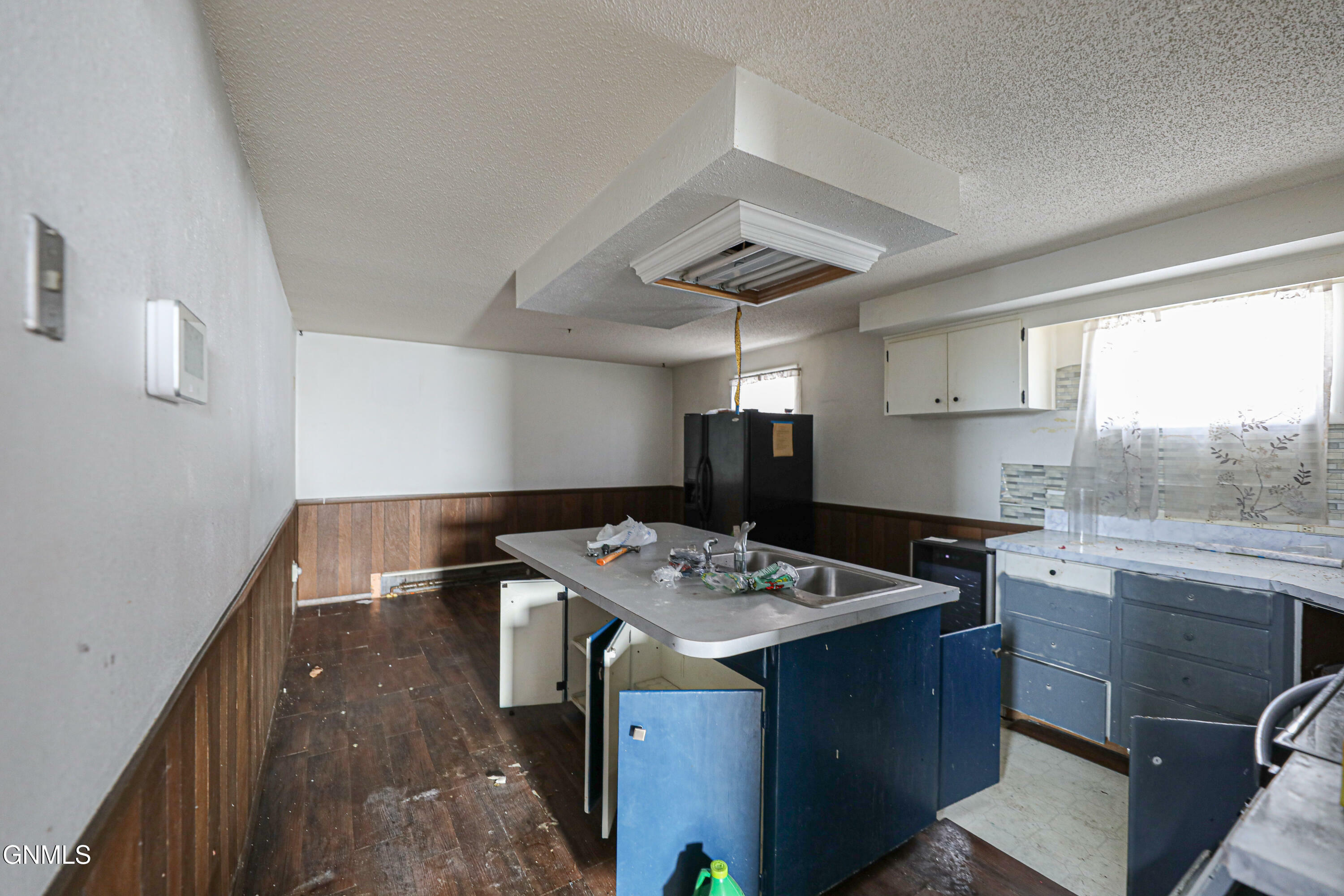 Property Photo:  1306 Sunset Drive  ND 58554 