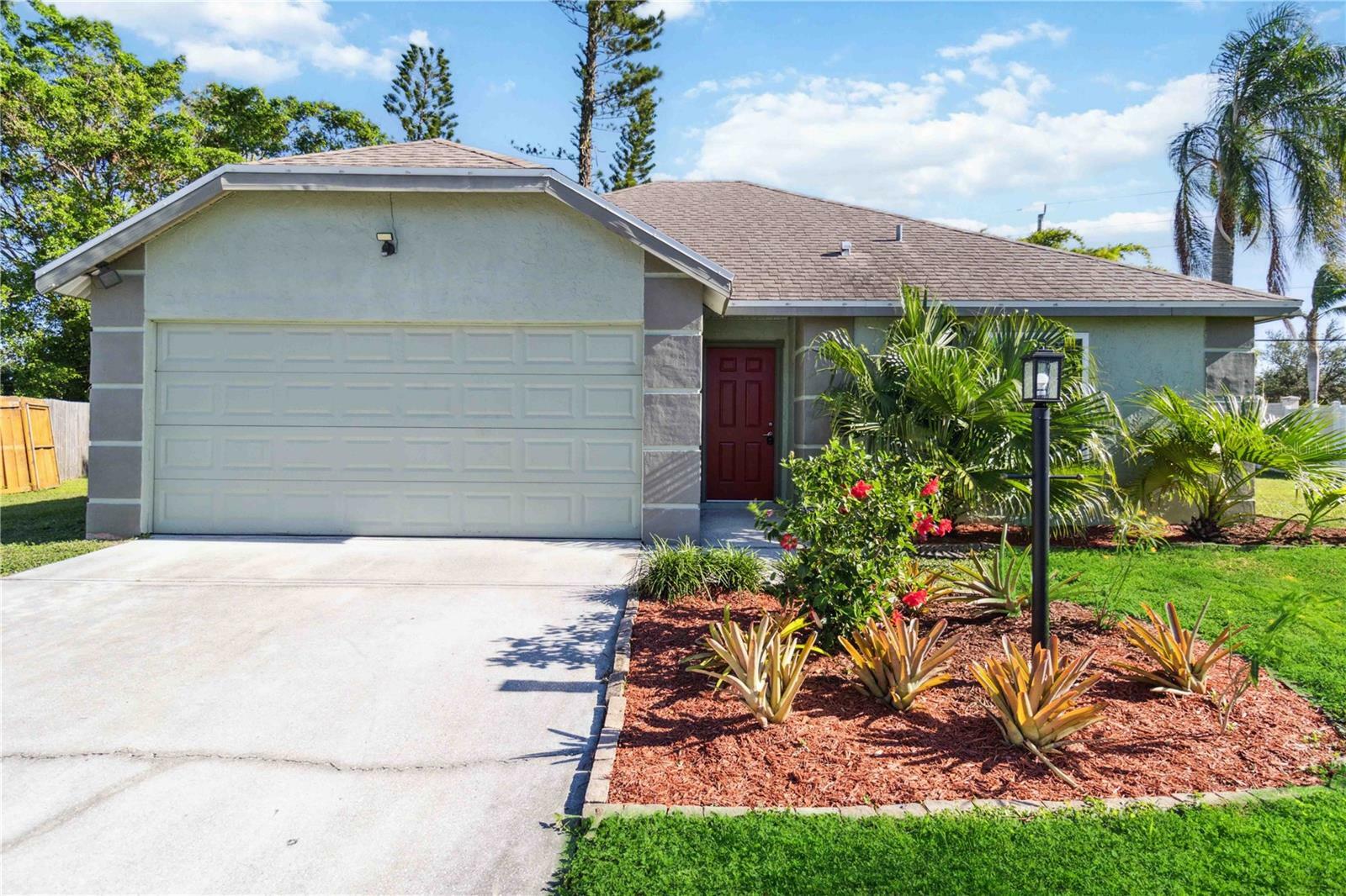 Property Photo:  3509 65th Avenue Circle E  FL 34243 