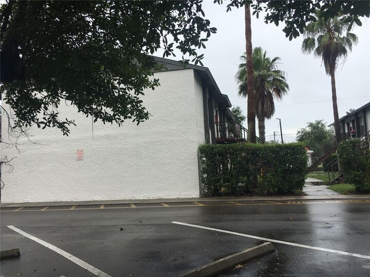 Property Photo:  1347 Baywatch Loop 204  FL 33612 