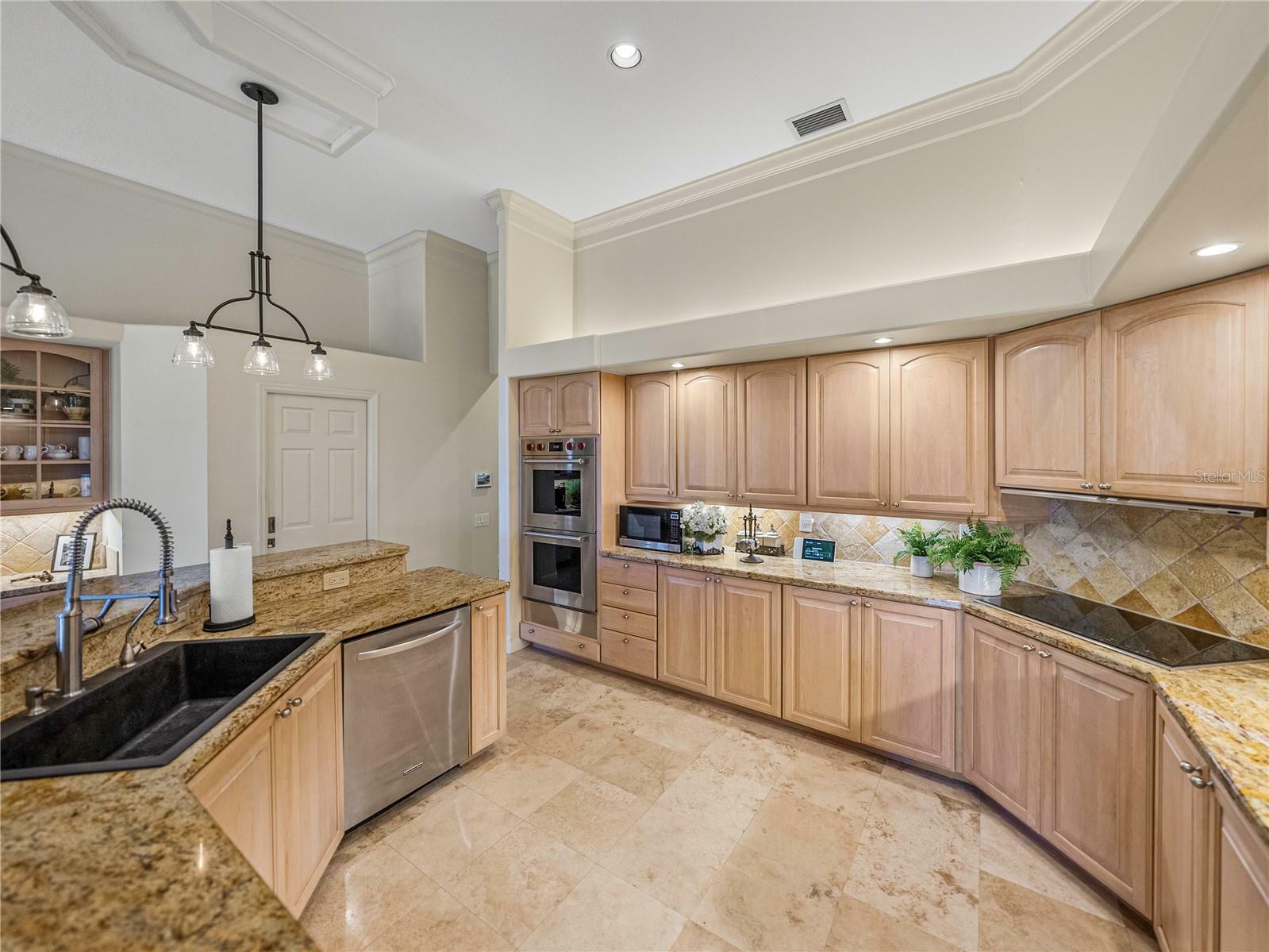 Property Photo:  5212 Golf Links Boulevard  FL 33541 