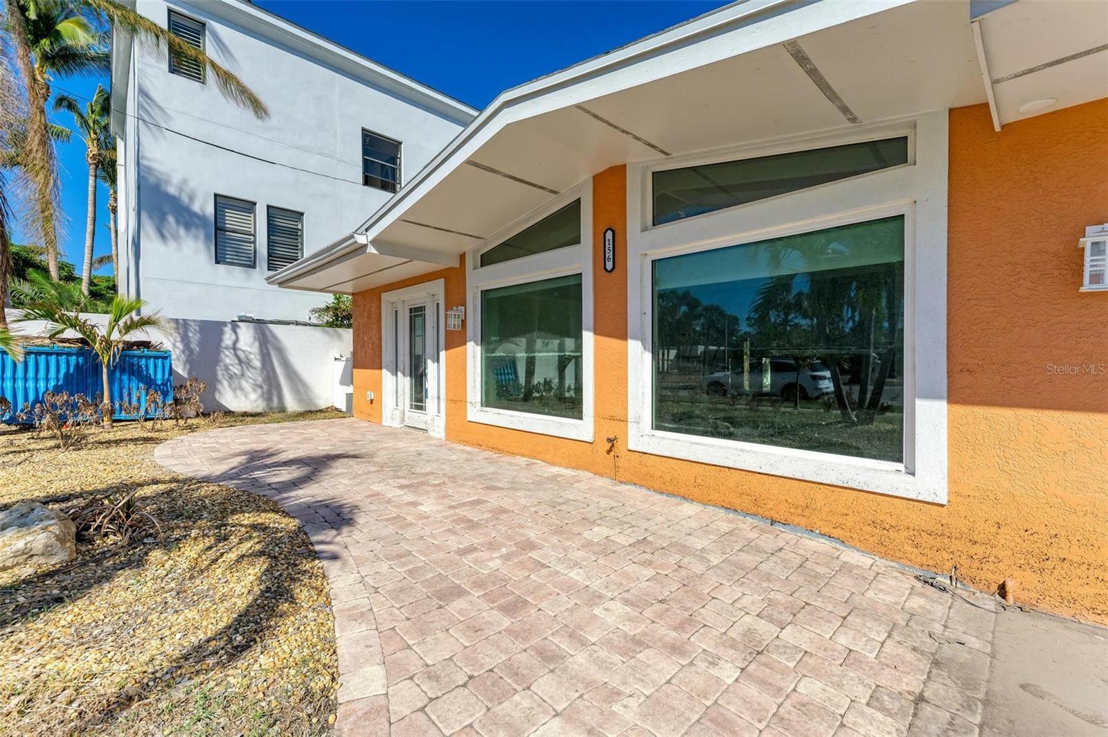 Property Photo:  156 N Blvd Of The Presidents  FL 34236 