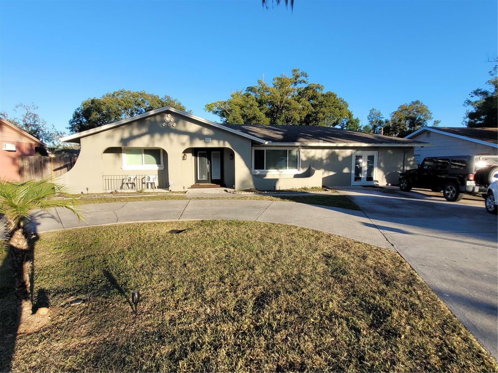 Property Photo:  910 Rangeline Road  FL 32750 