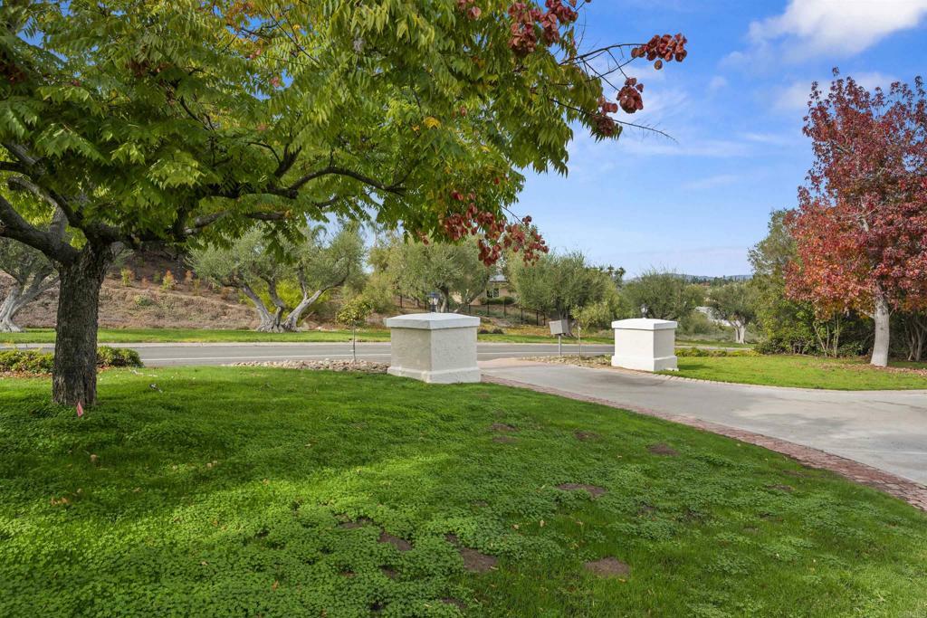 Property Photo:  17415 Valle Verde Rd  CA 92064 