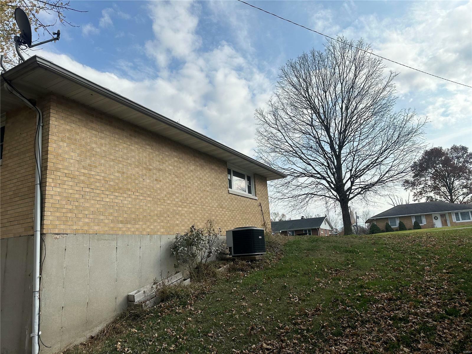 Property Photo:  203 N Klebba Drive  MO 65051 