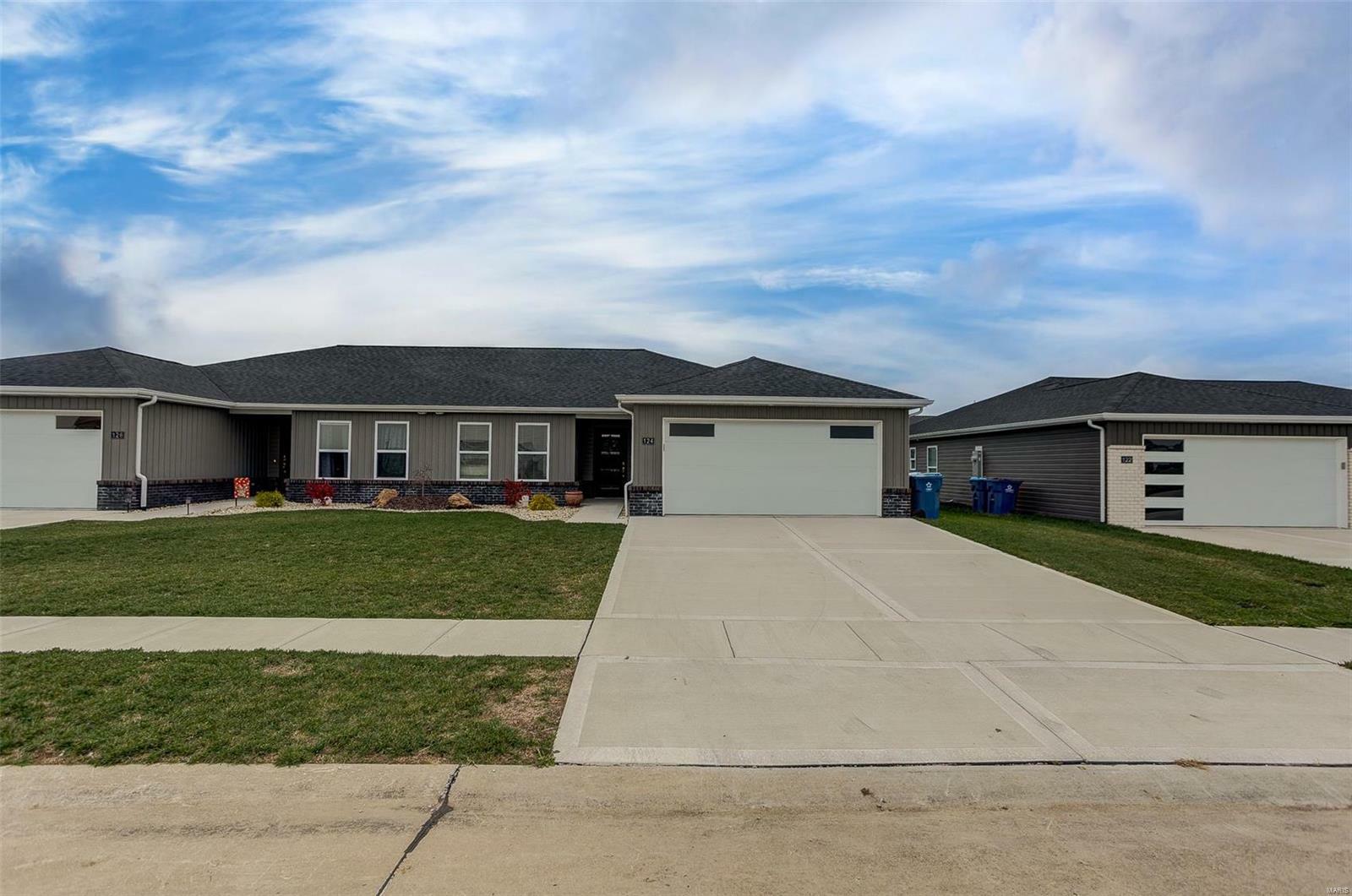 Property Photo: 124 Bridgeport Drive IL 62067