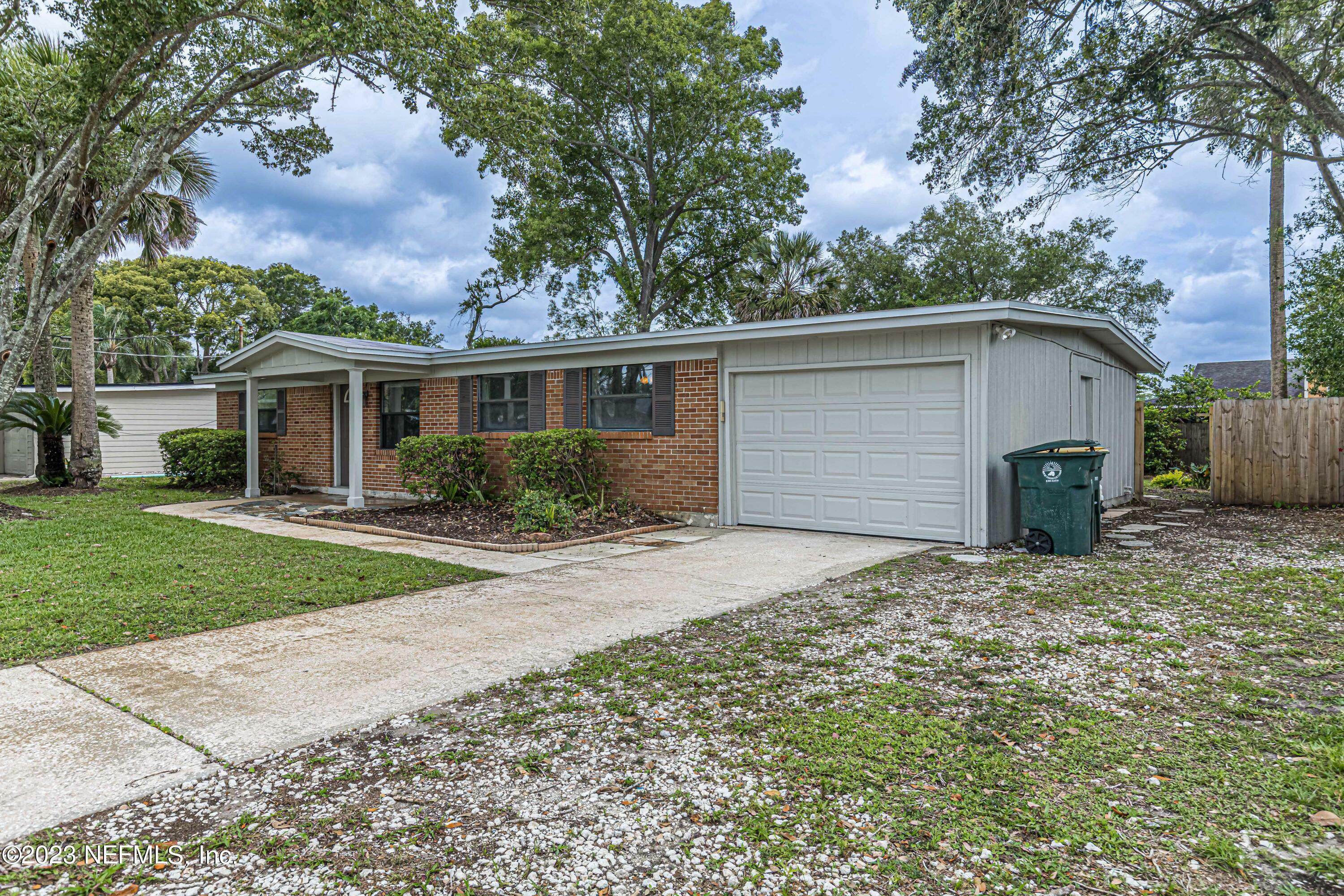 Property Photo:  14411 Stacey Road  FL 32250 