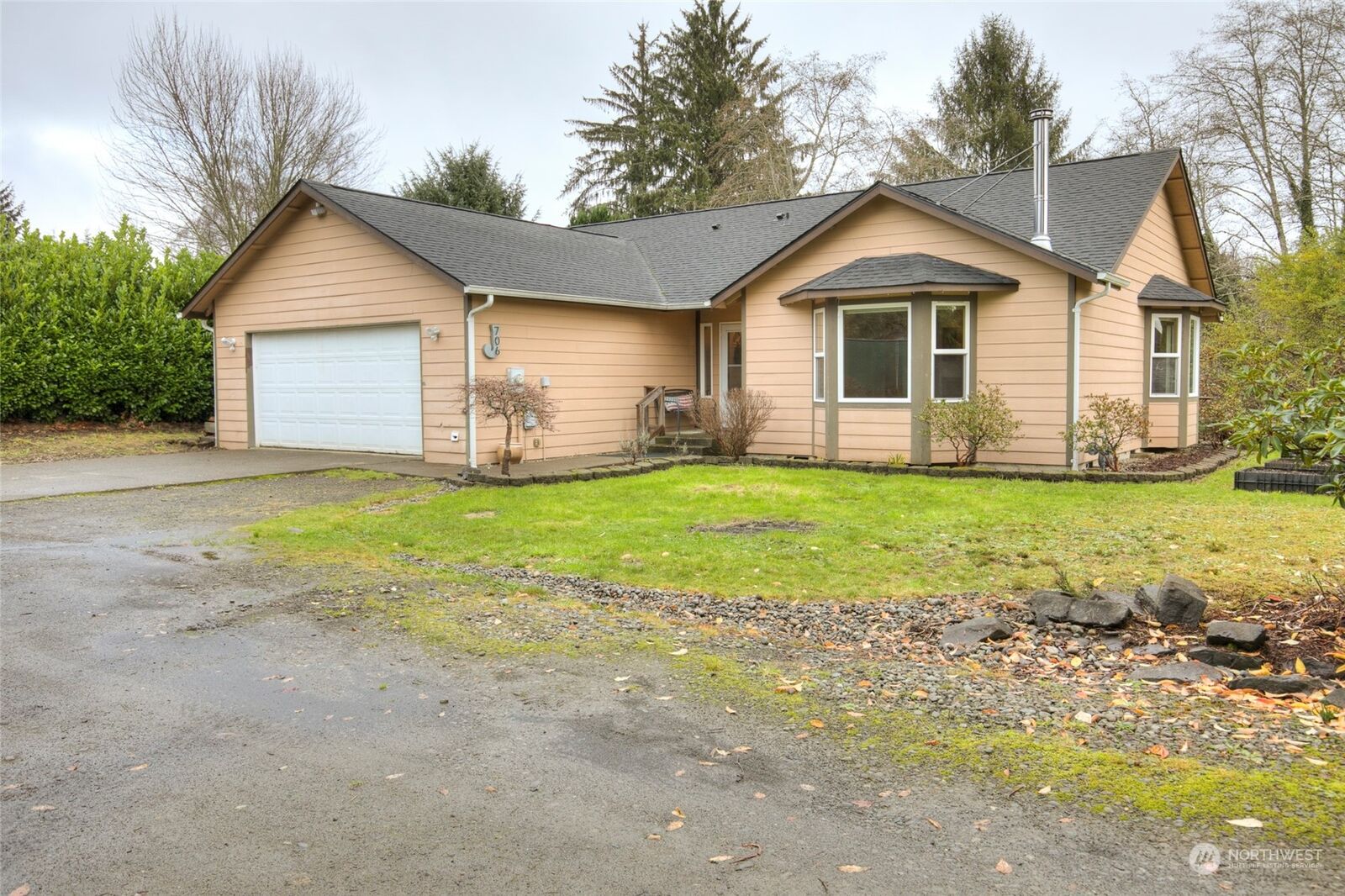 Property Photo:  706  Cherry Road  WA 98563 