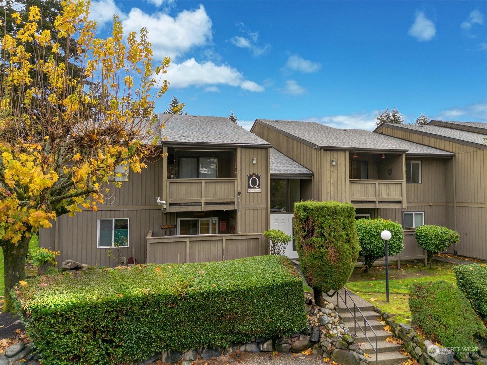 Property Photo:  1505 N Defiance Street Q203  WA 98406 