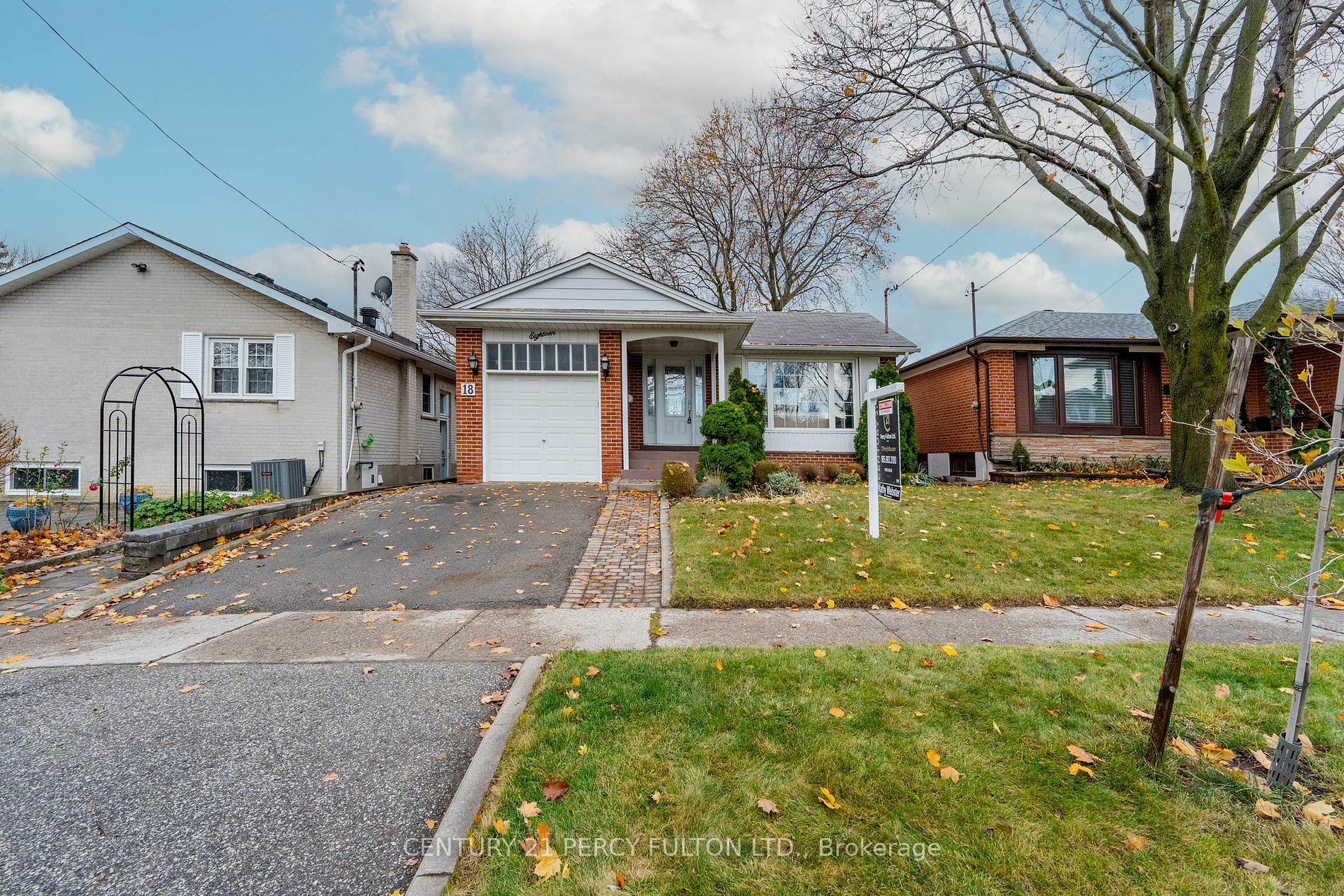 Photo de la propriété:  18 Corundum Cres  ON M1T 1Z6 