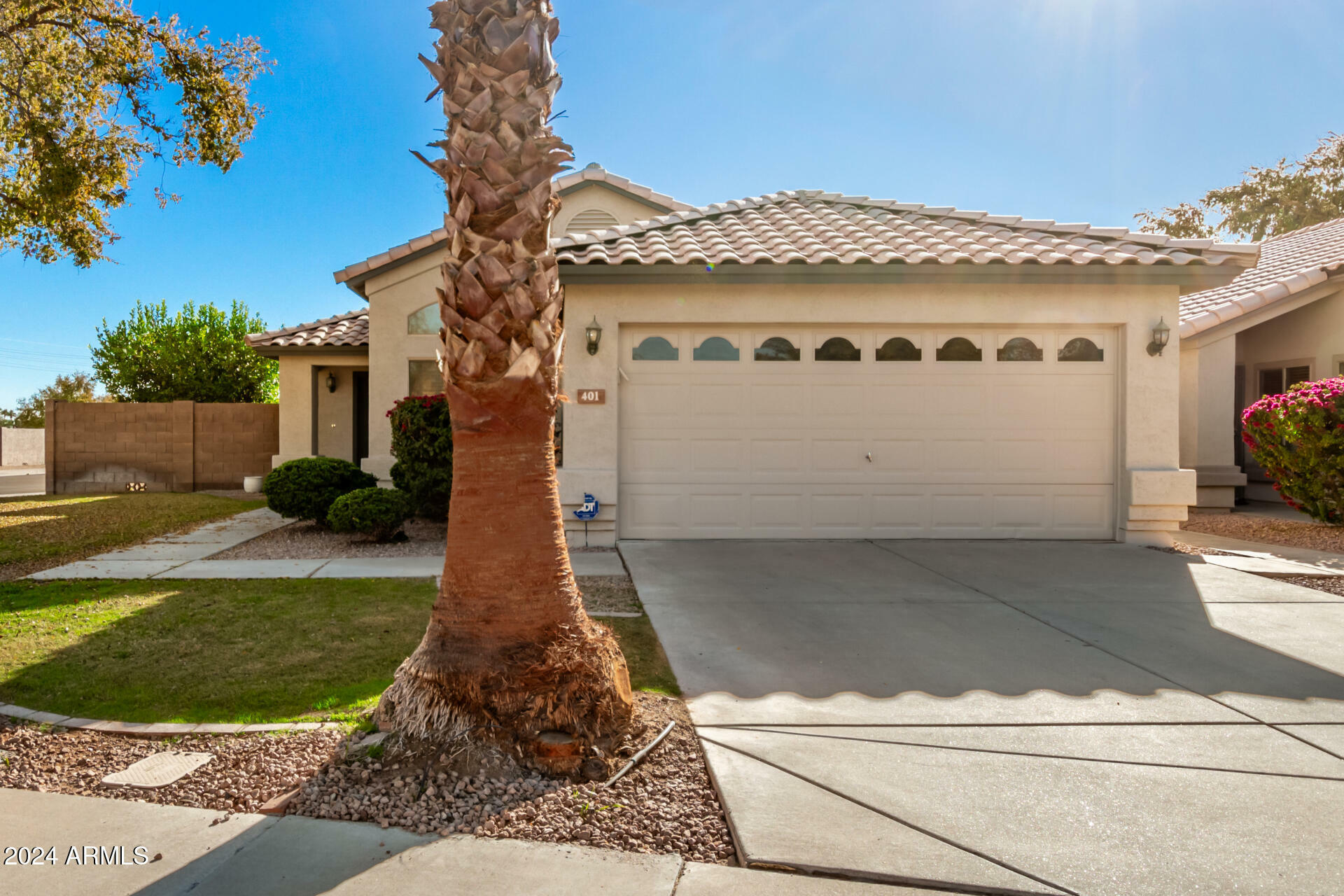 Property Photo:  401 W Calle Monte Vista  AZ 85284 