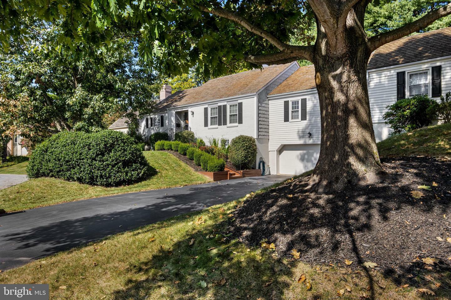 Property Photo:  1119 Queens Way  PA 19382 