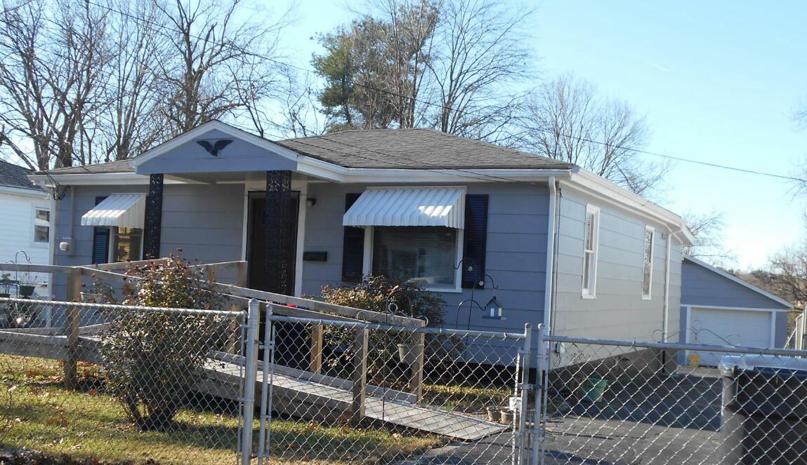 Property Photo:  103 E Kentucky Avenue  KY 40475 