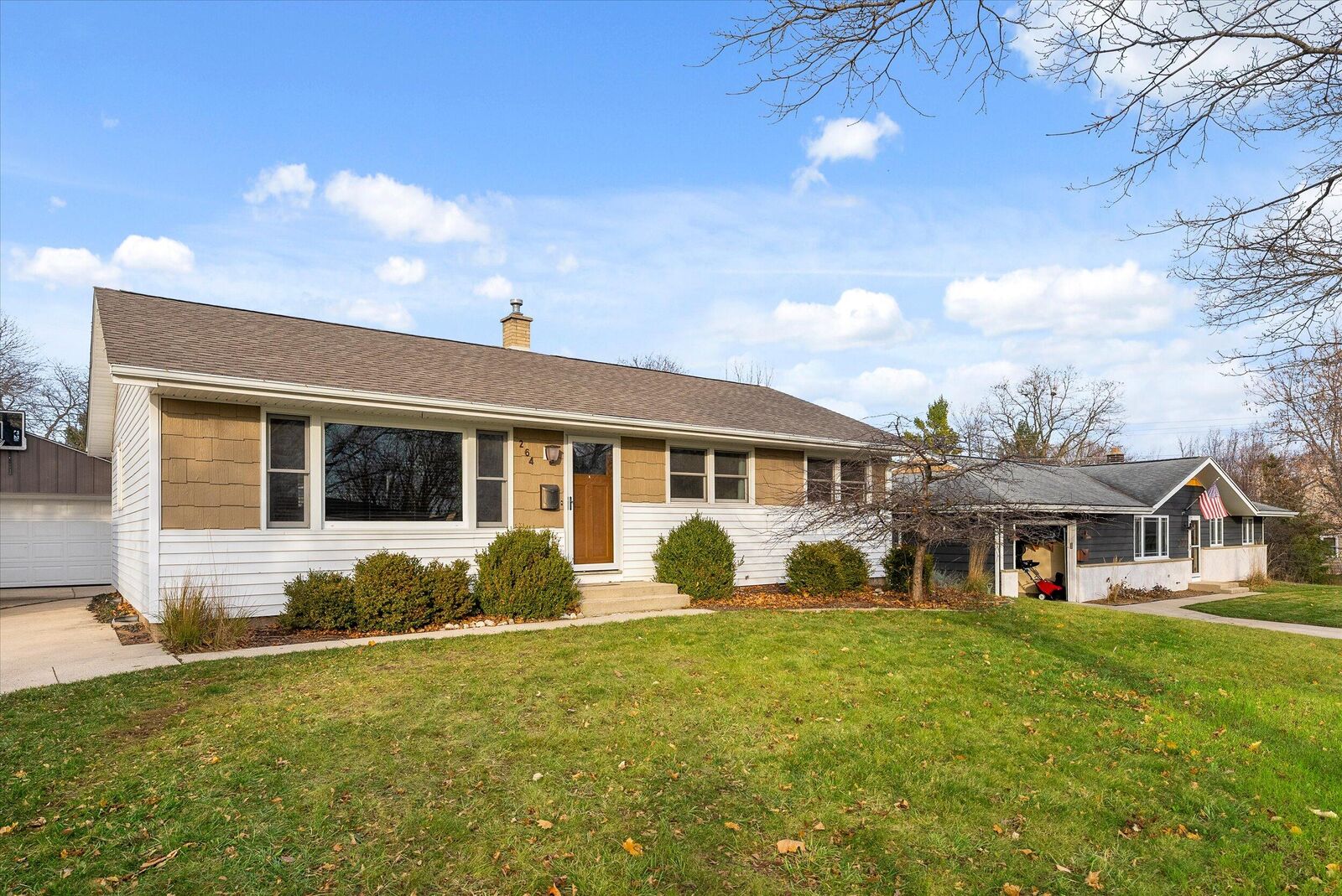 Property Photo:  264 E James Dr  WI 53074 