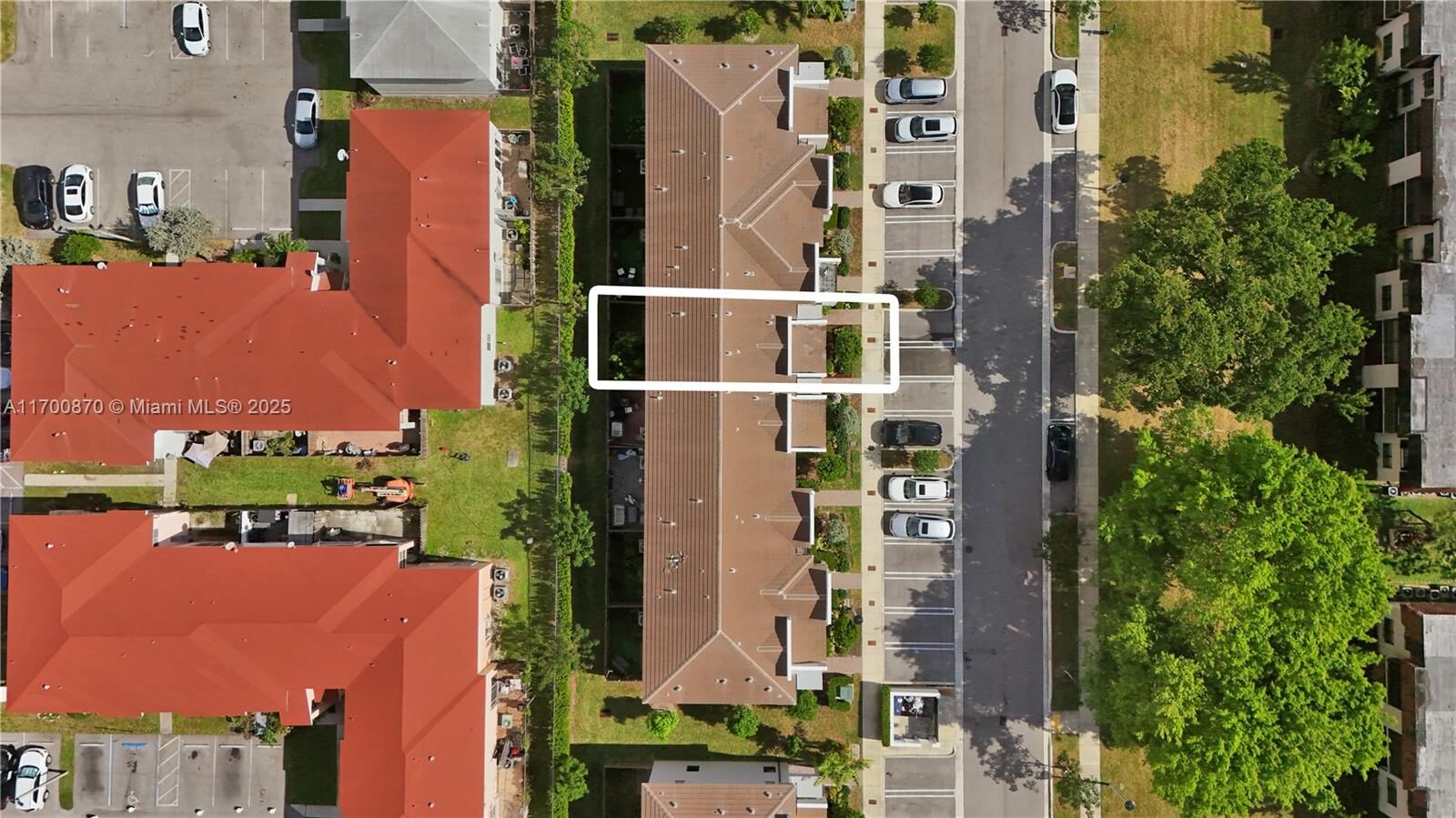 Property Photo: 887 NE 211th St 887 FL 33179