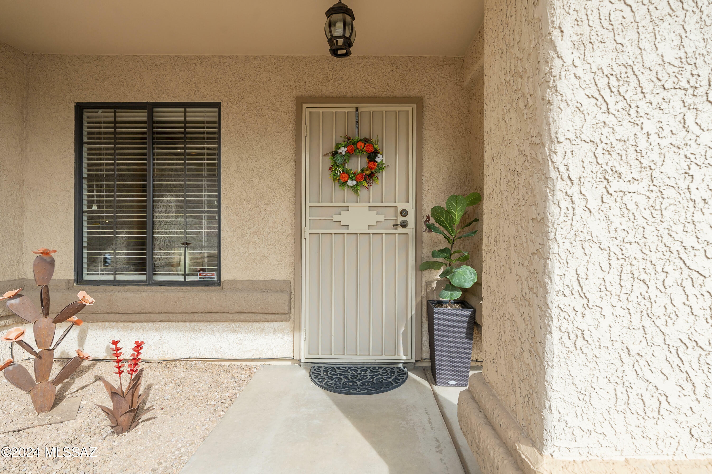 Property Photo:  2330 W Catalpa Road  AZ 85742 