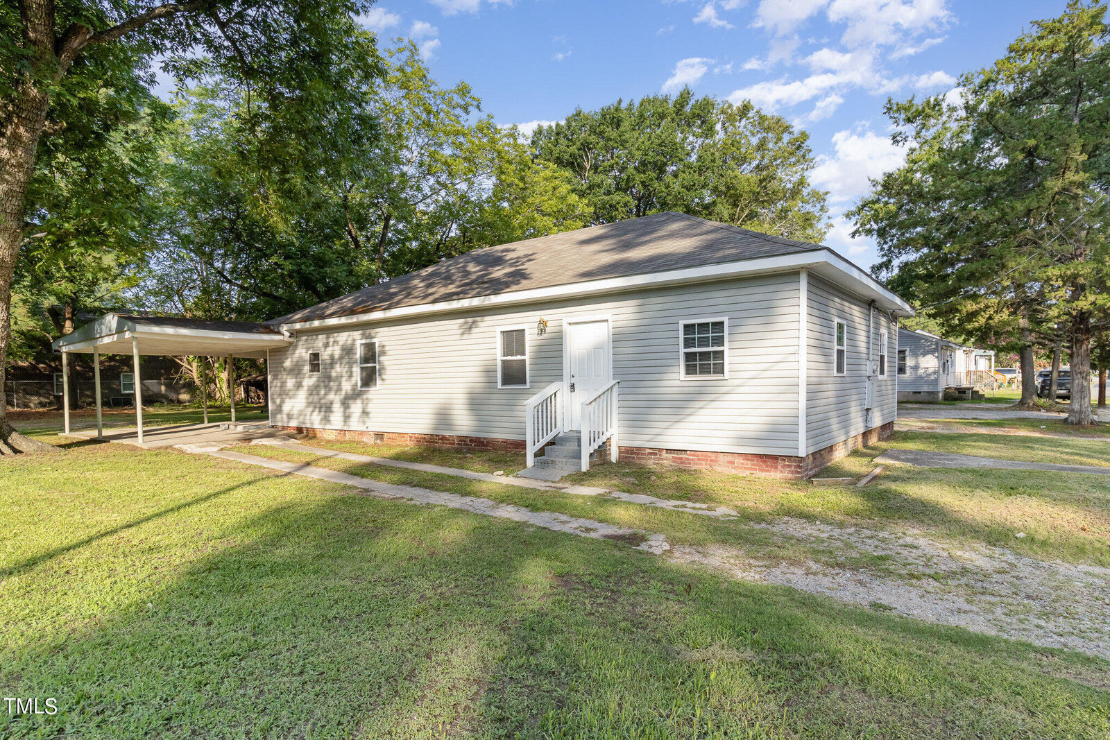 Property Photo: 505 Arrington Avenue NC 27803