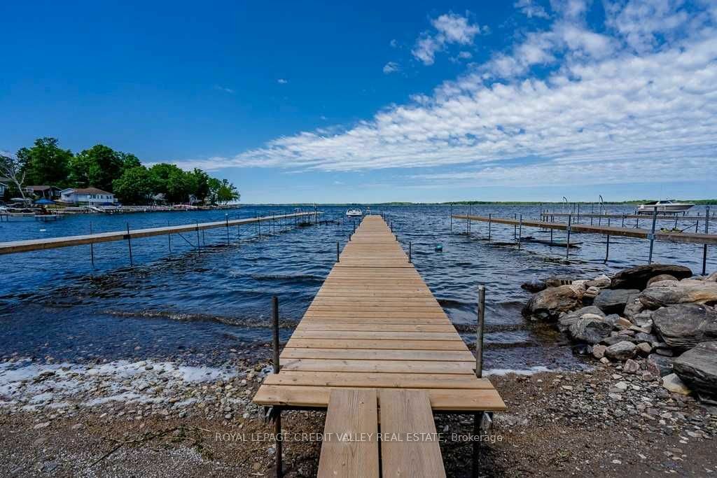 Photo de la propriété:  230 Robins Point Rd  ON L0K 2A0 