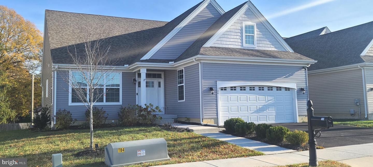 Property Photo:  104 E Clarendon Drive  DE 19977 