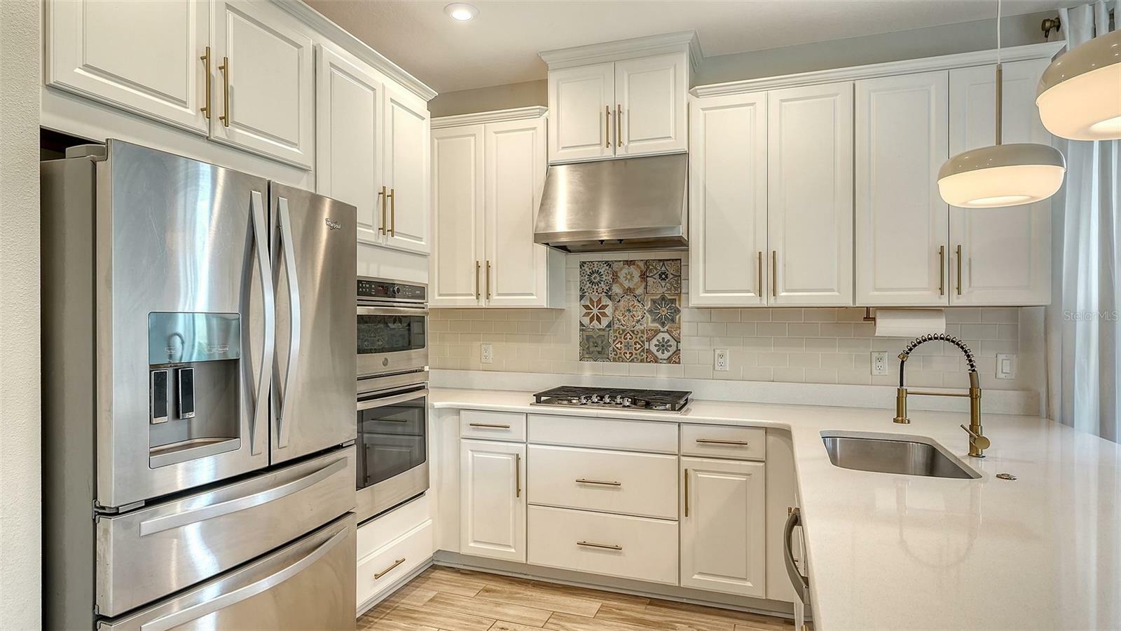 Property Photo: 5548 Summit Glen FL 34203