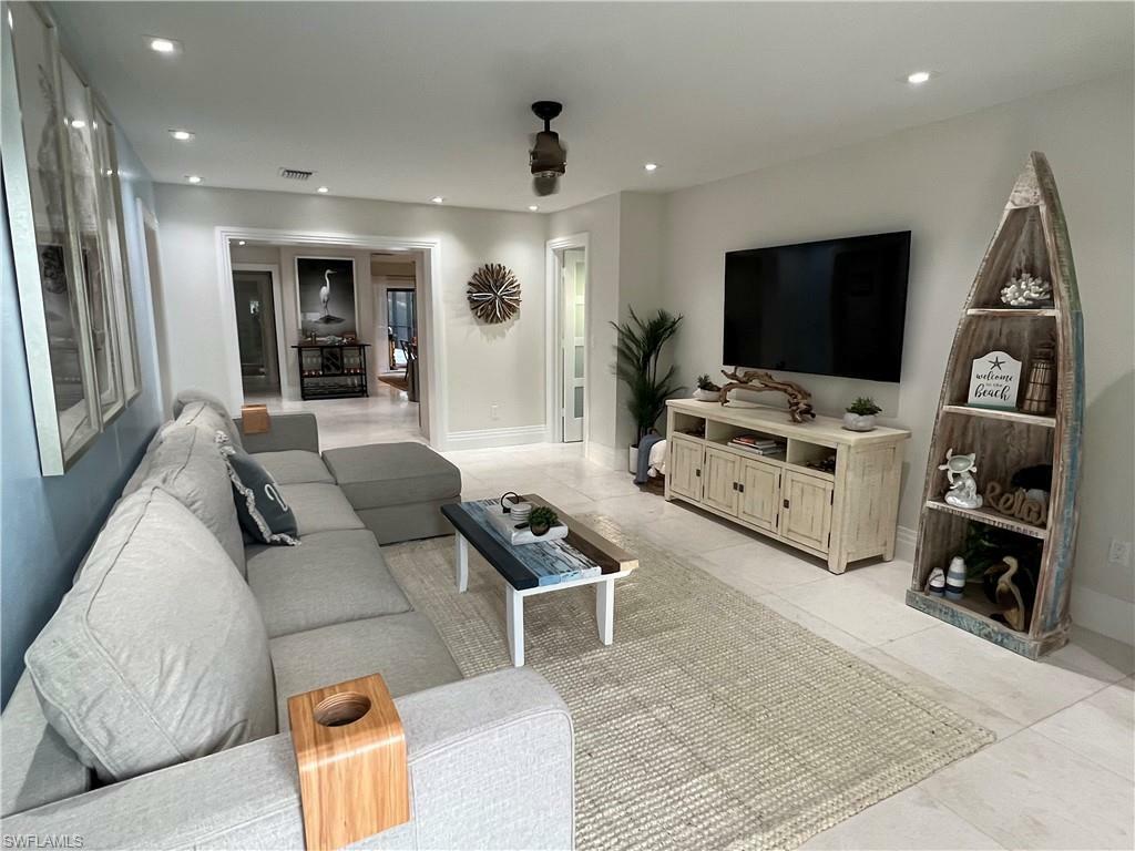 Property Photo: 648 100th Ave N FL 34108