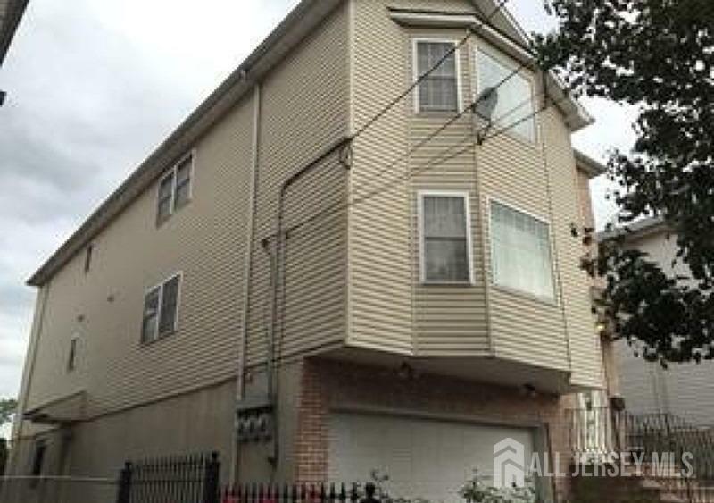 Property Photo:  115 Fabyan Place  NJ 07112 