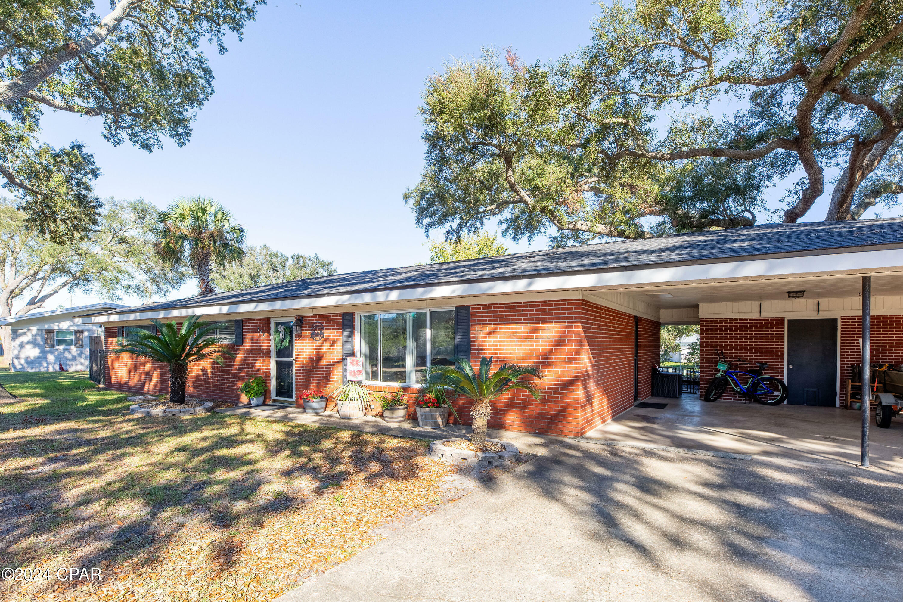 Property Photo: 303 Bay Shore Drive FL 32407