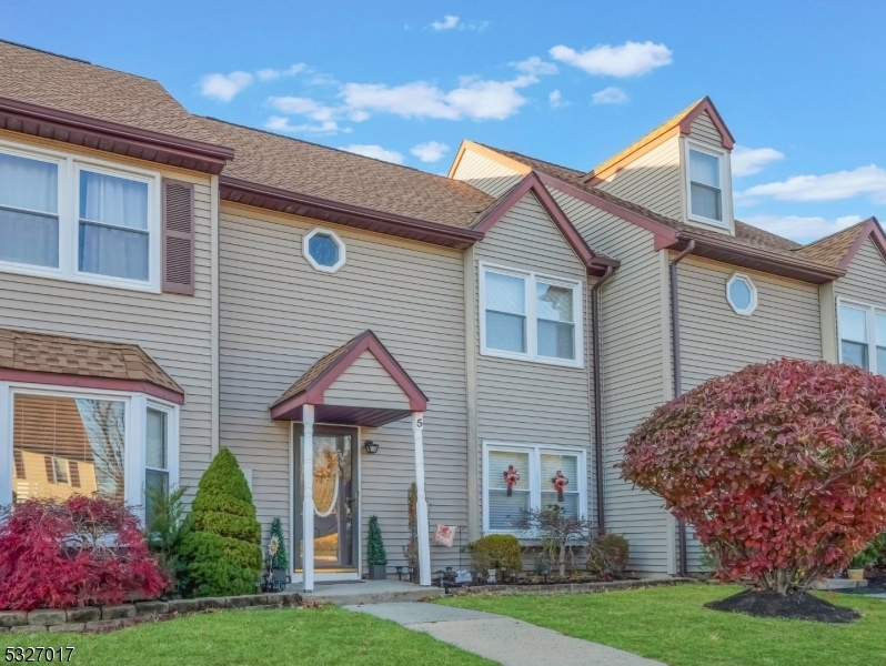 Property Photo:  5 Revere Ct  NJ 08527 