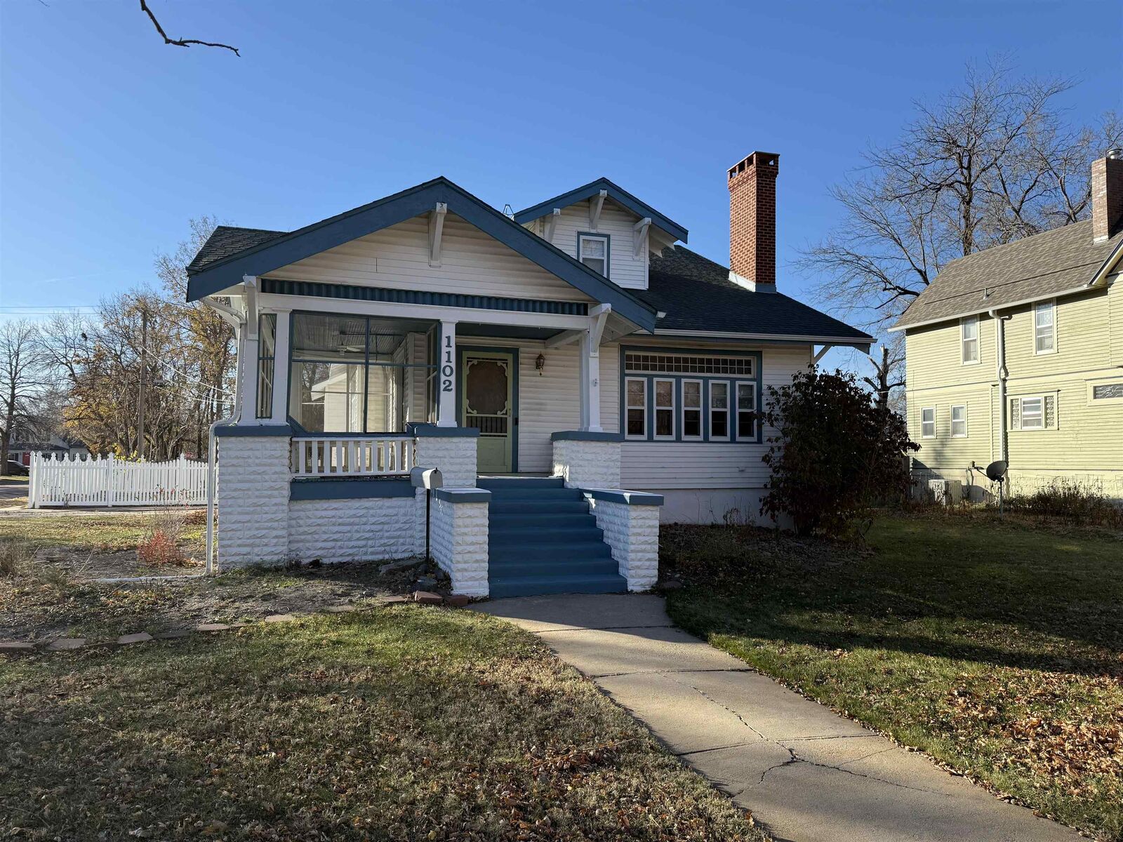 Property Photo:  1102 W 4th St  NE 69101 