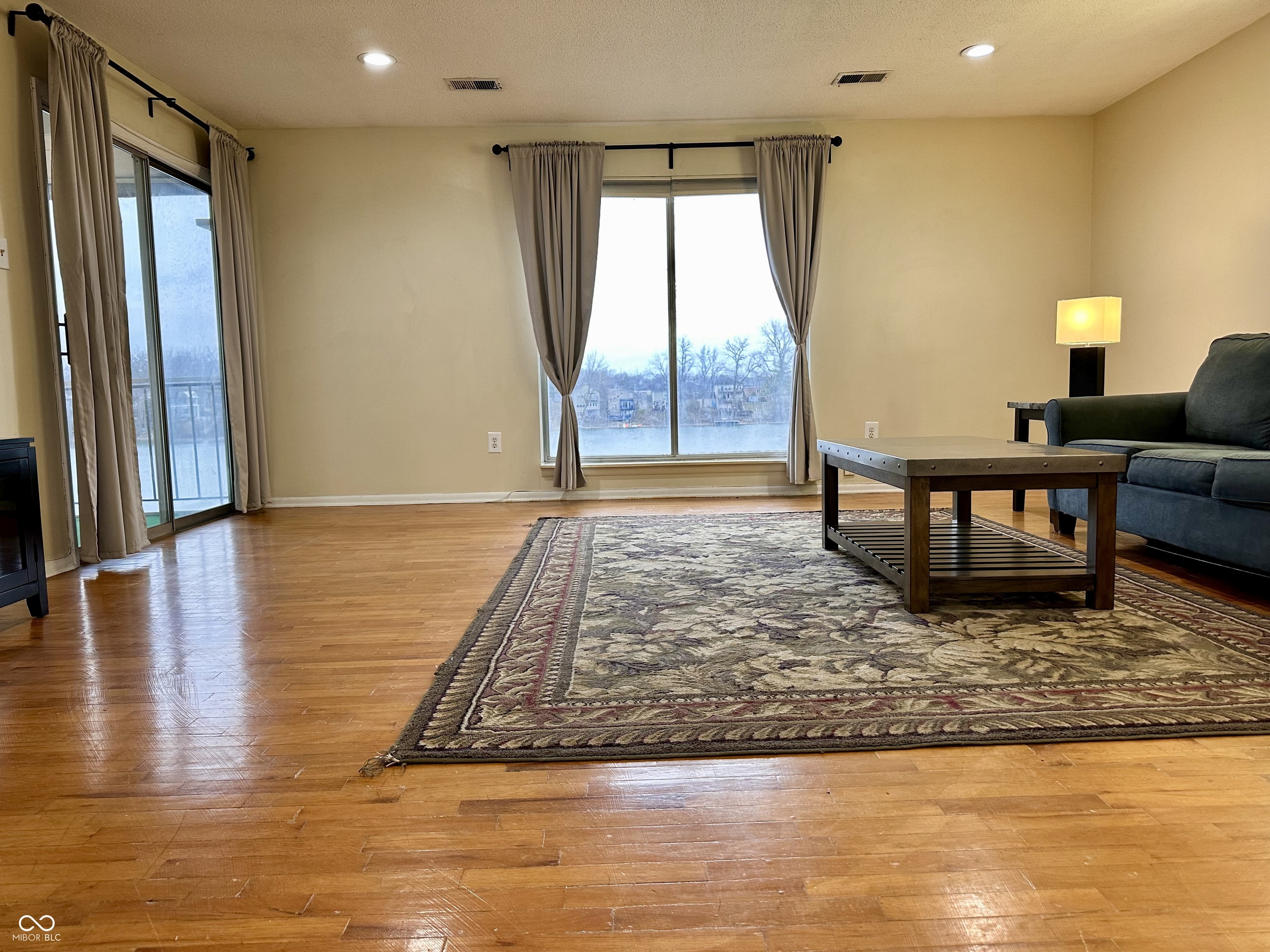 Property Photo:  3016 Lake Shore Drive Unit E  IN 46205 