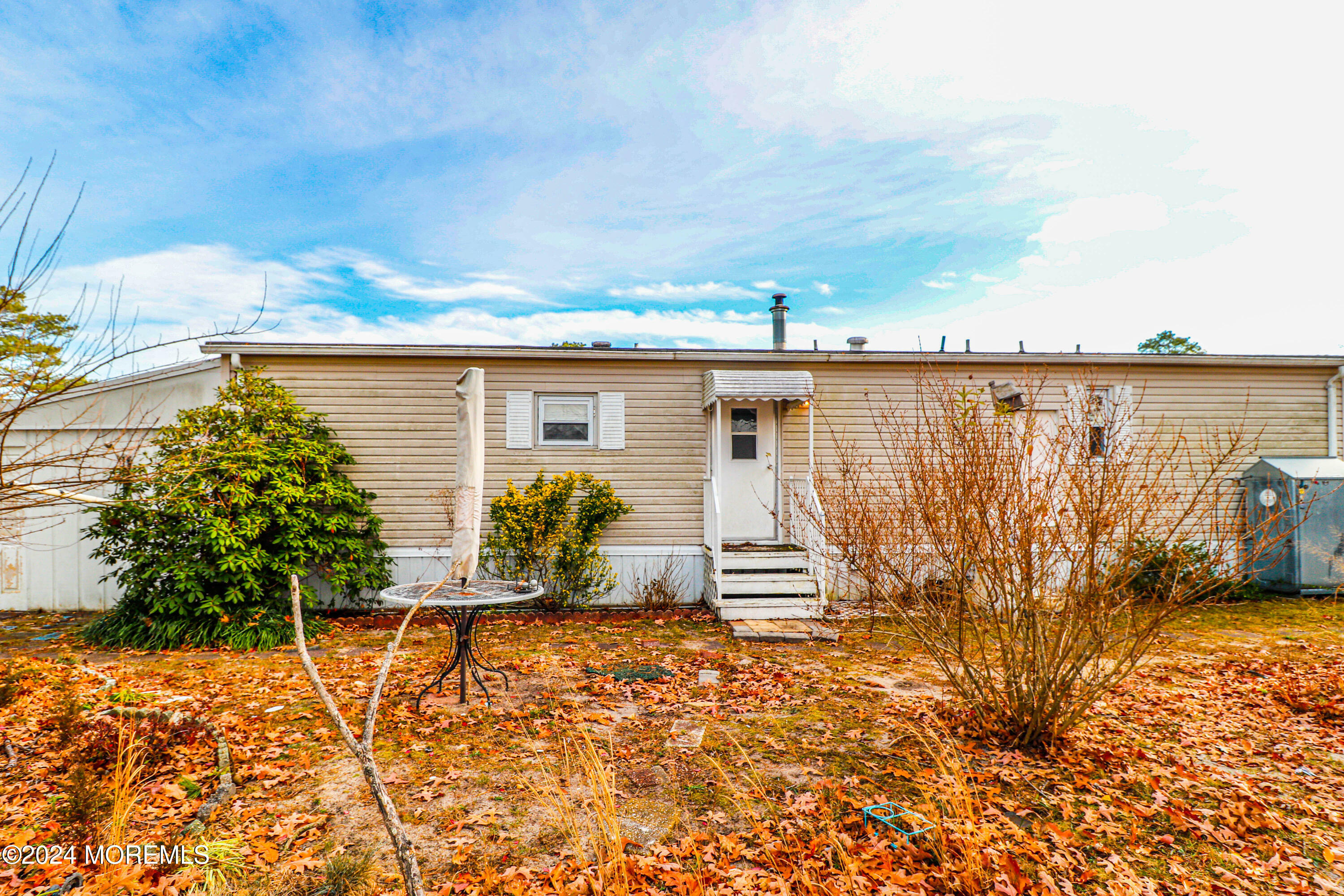 Property Photo:  28 Panda Lane  NJ 08759 