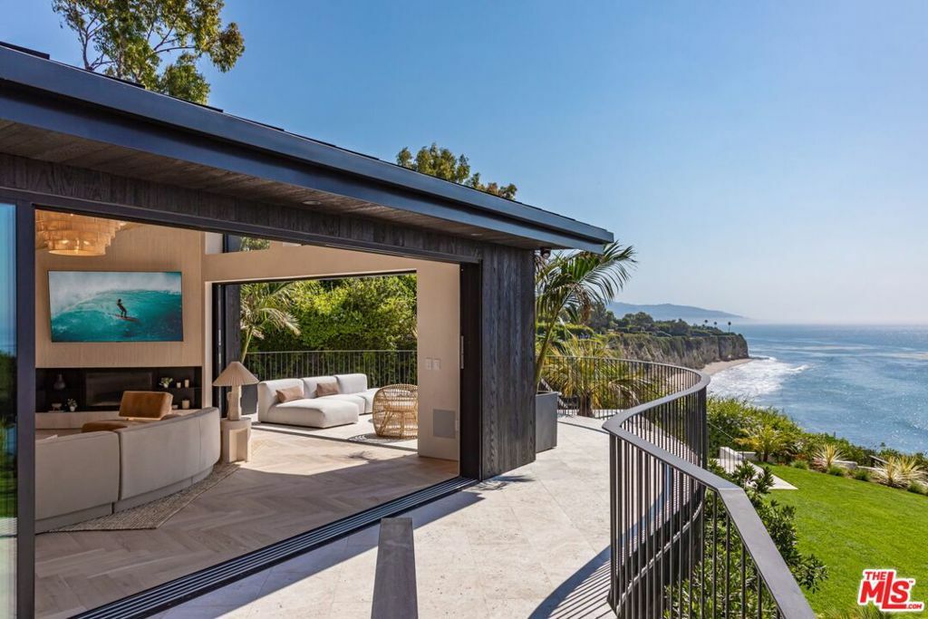 29130 Cliffside Drive  Malibu CA 90265 photo