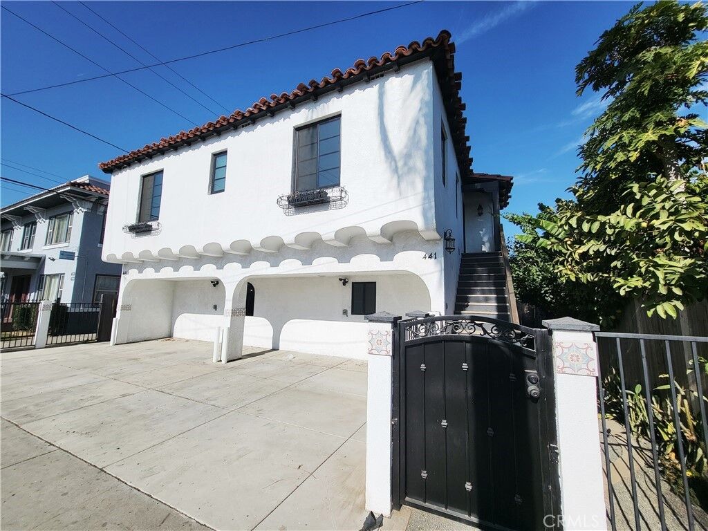 Property Photo:  441 E 17th Street  CA 90813 